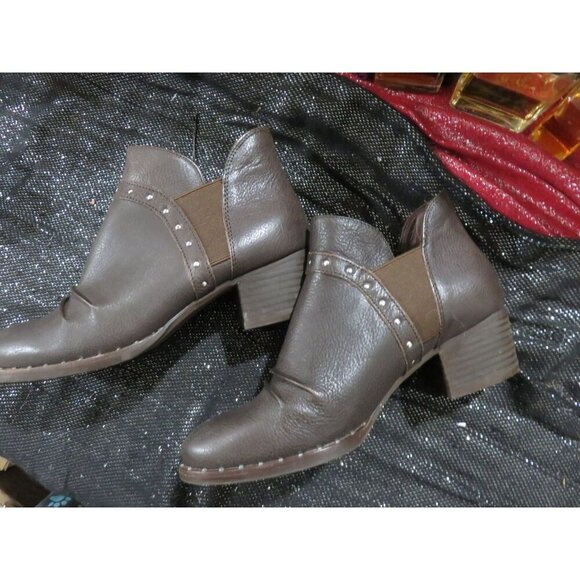Earth Delrio Brown Leather studded Ankle Boots Booties 7.5 memory foam footbed - Picture 6 of 11